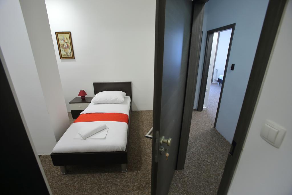 Sobe Oliva Hotel Загреб Екстериор снимка